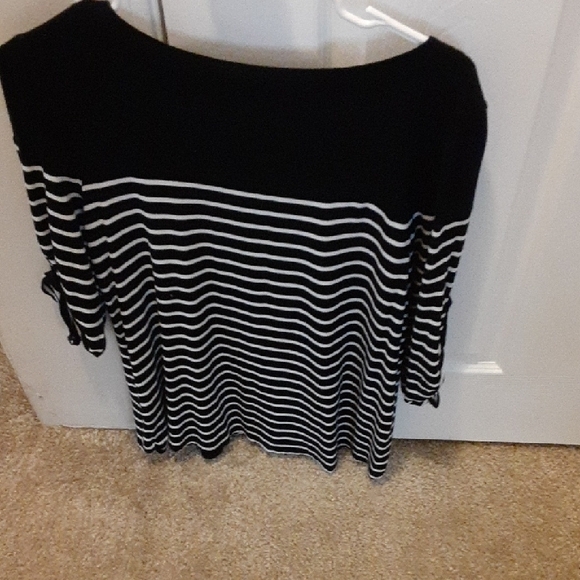 Cable And Guage Black and White Striped Women's Top - Picture 5 of 6